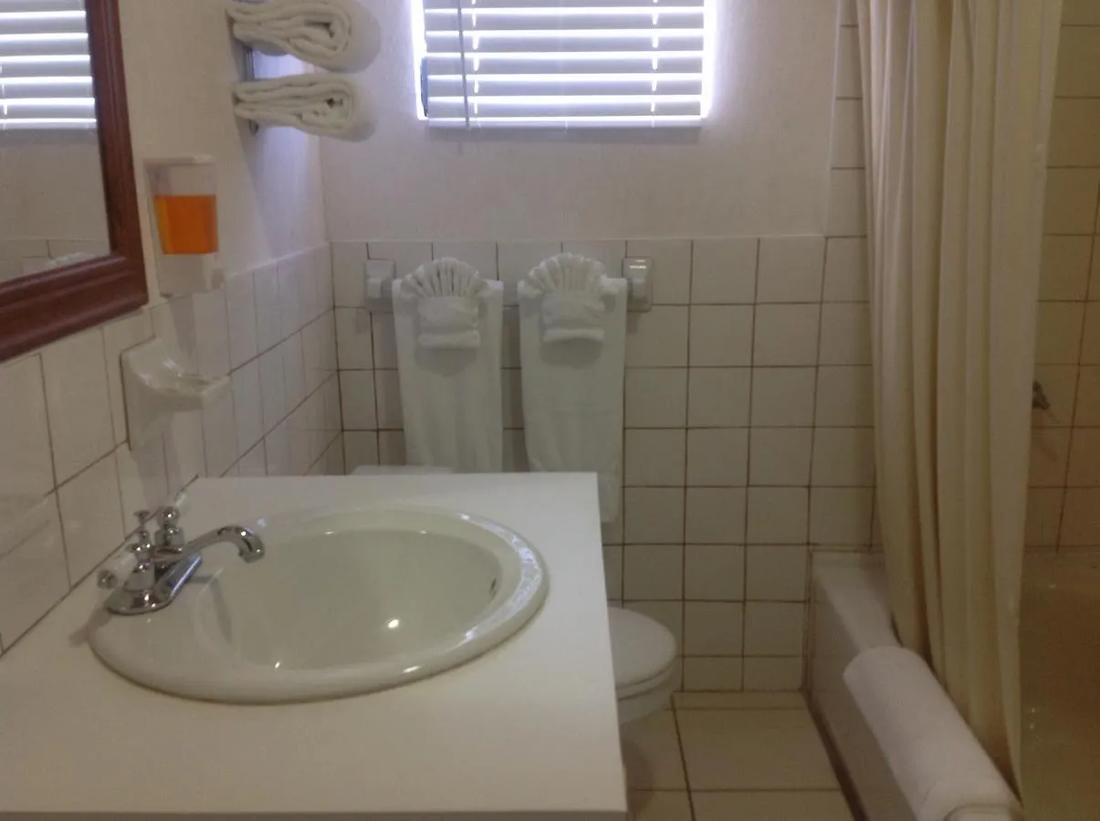 Tropical Dreams Rentals Governor's Harbour Penzion